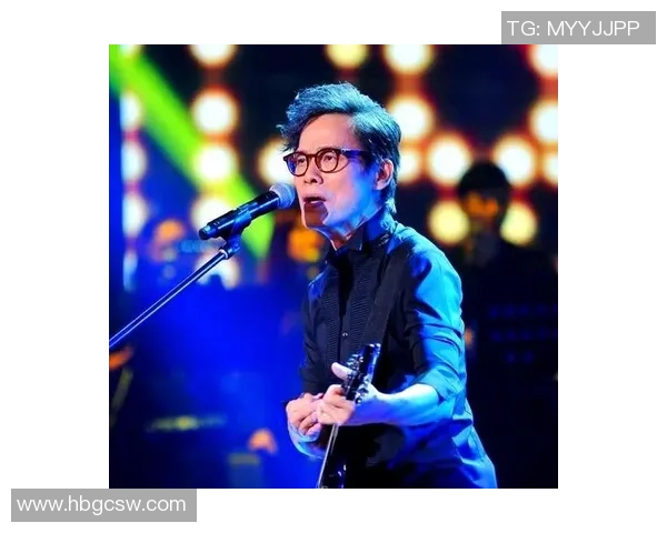 深圳篮球队的反击革新之路：从困境到辉煌的蜕变与启示