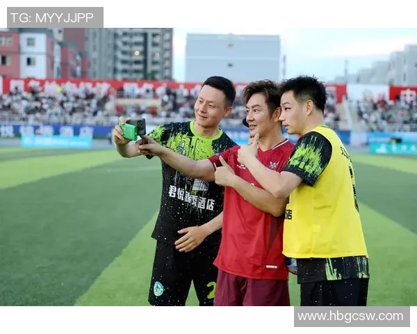 带杨的足球明星们如何在绿茵场上展现风采与实力的传奇故事